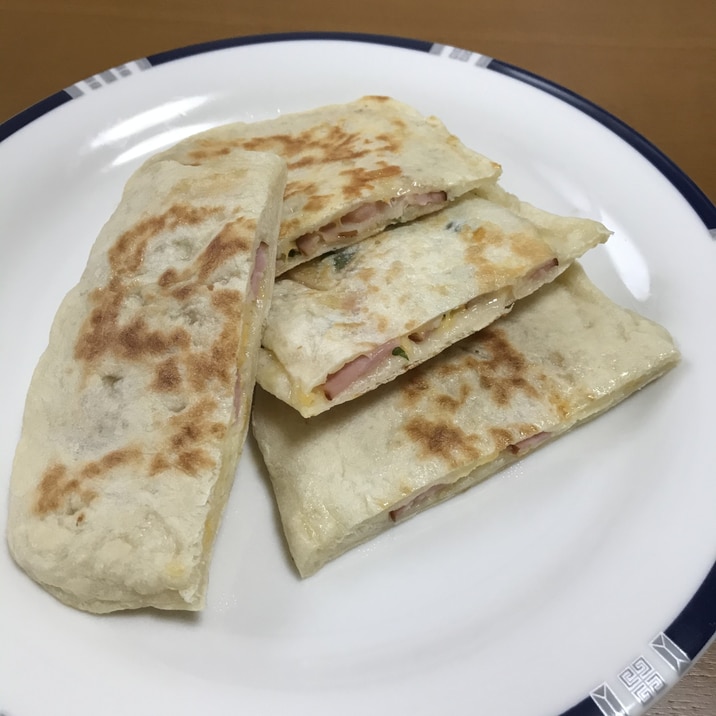 簡単!とろとろチーズナンピザ
